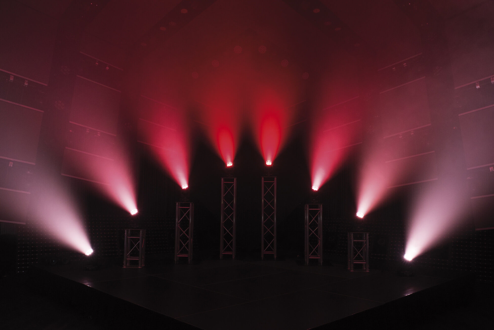 Showtec Shark Zoom Wash One 7xRGBW LEDs