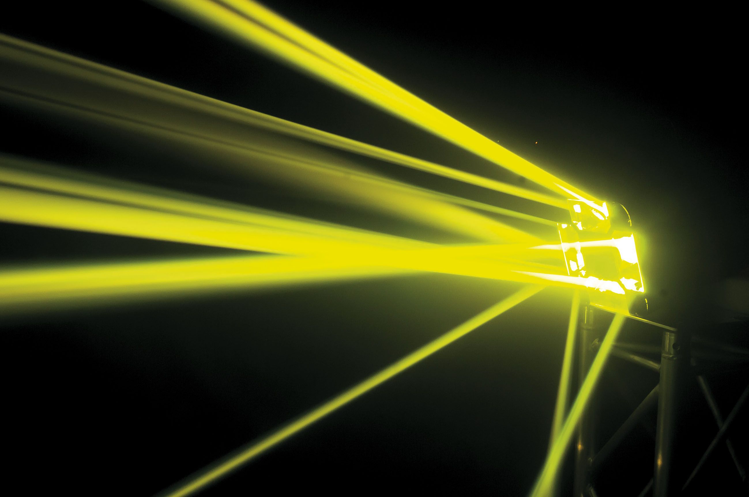 Showtec Airstrike 5R Quad Beam Effect mit 5R Lampe