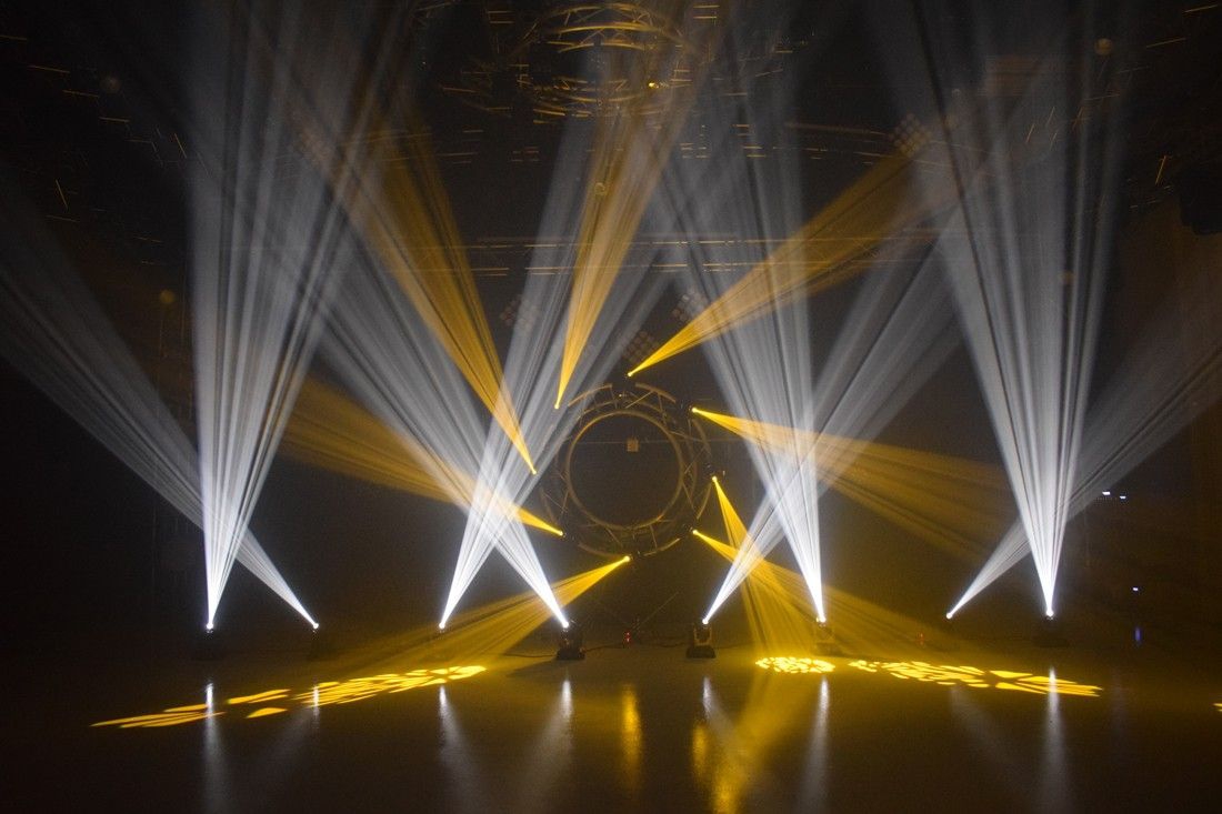 ADJ Pocket Pro mit 25 Watt weißer LED